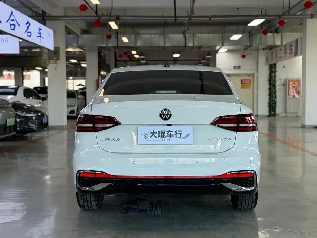 Volkswagen Lavida — миниатюра 4