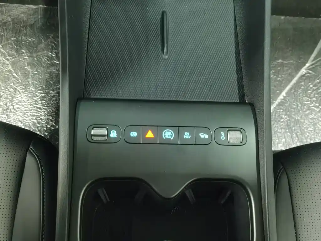 BYD Seal 05 DM-i — миниатюра 10