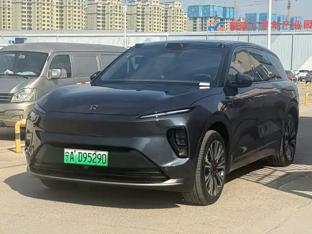 NIO ES8