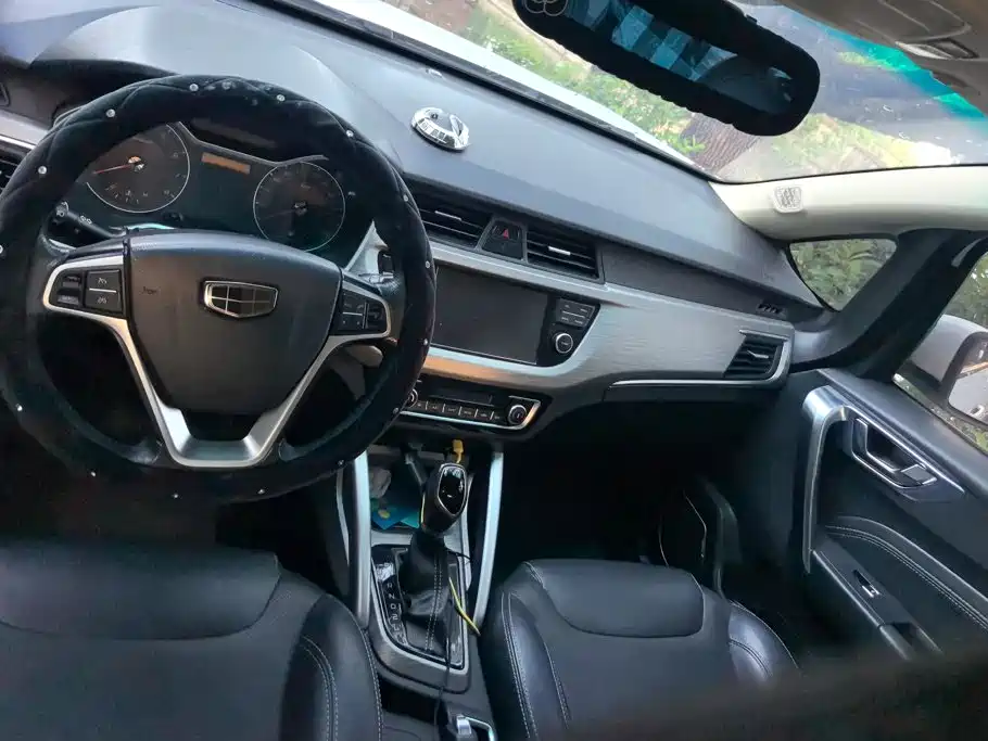 Geely Vision X3 — миниатюра 12