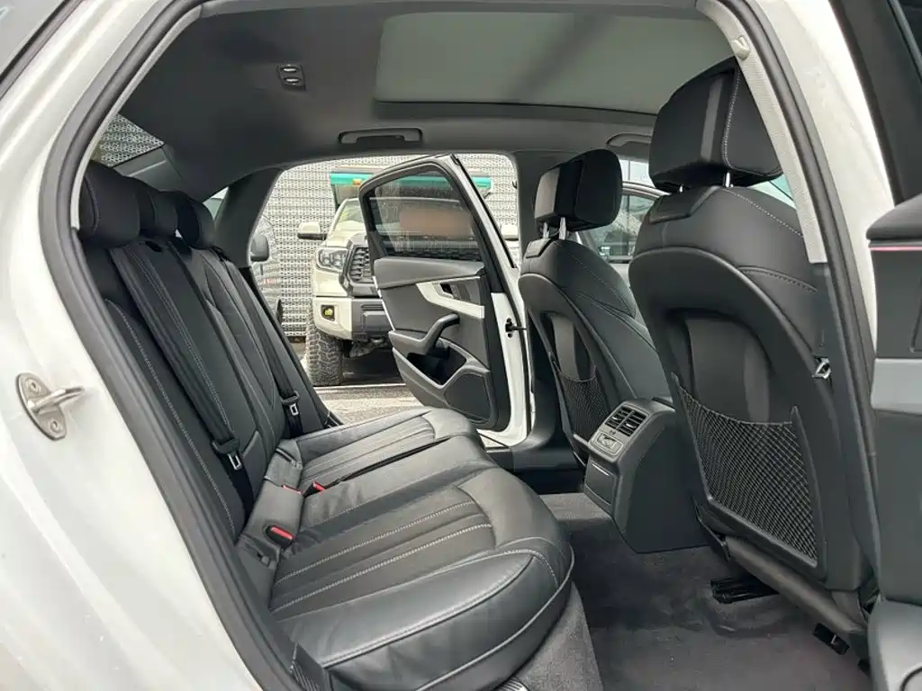Audi A4L — миниатюра 2