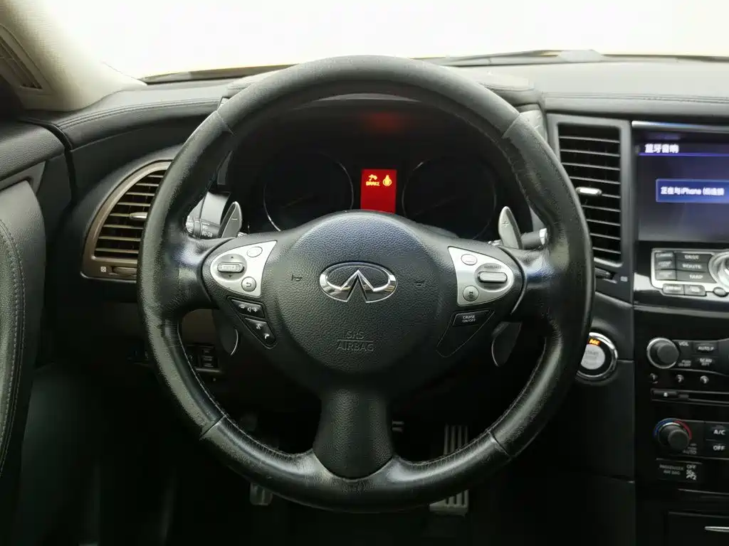 Infiniti FX — миниатюра 11