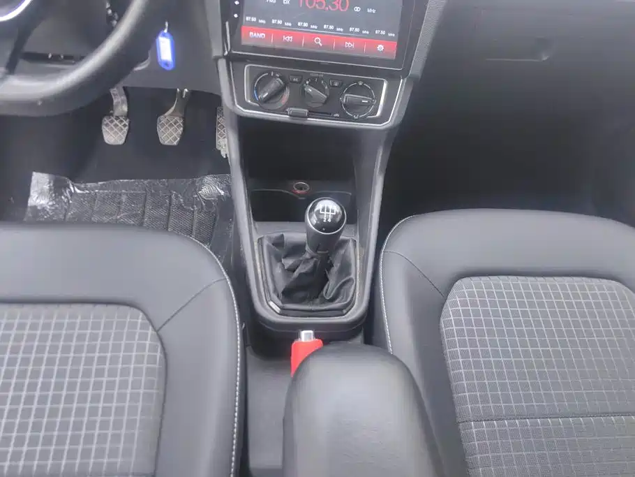 Volkswagen Santana — миниатюра 16