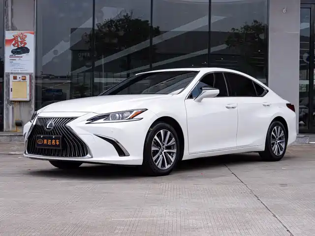 LEXUS  ES 2020