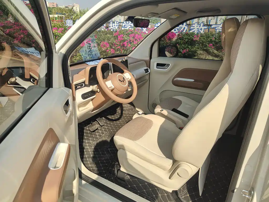Wuling MINIEV — миниатюра 5