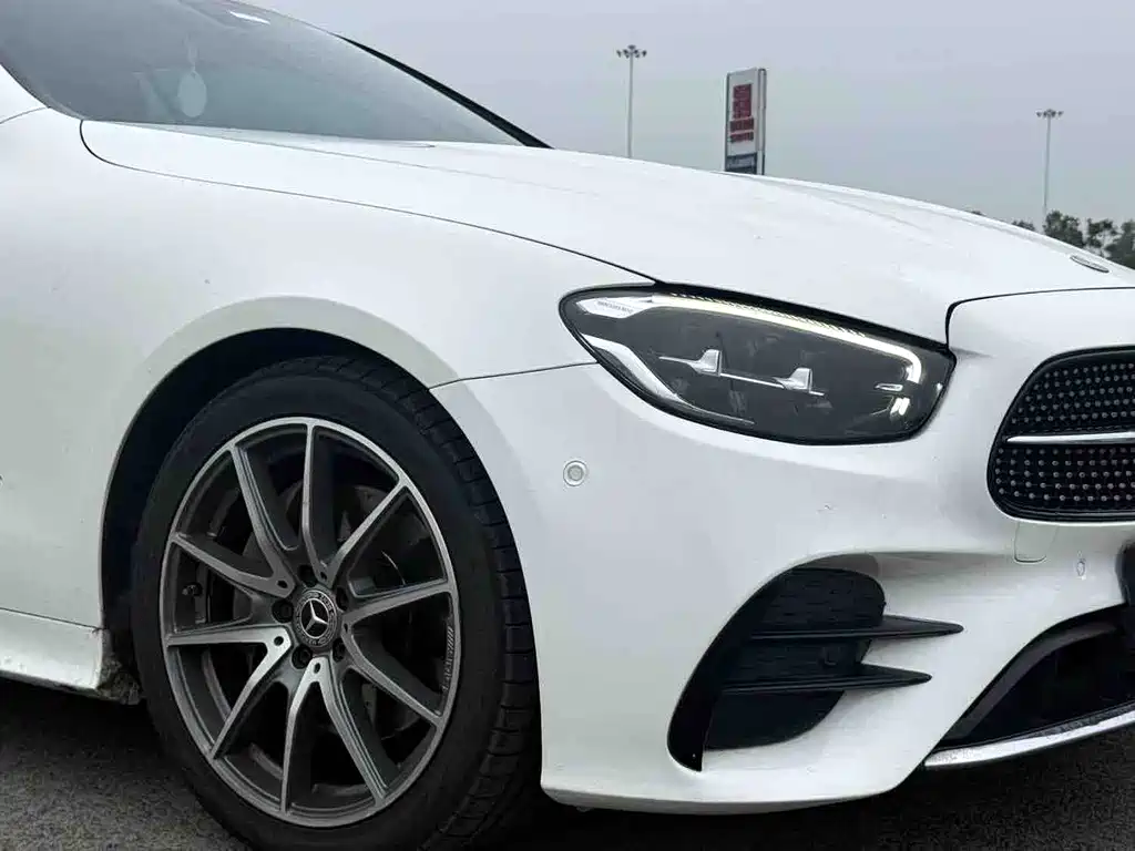 Mercedes-Benz E-Class (Import) — миниатюра 4