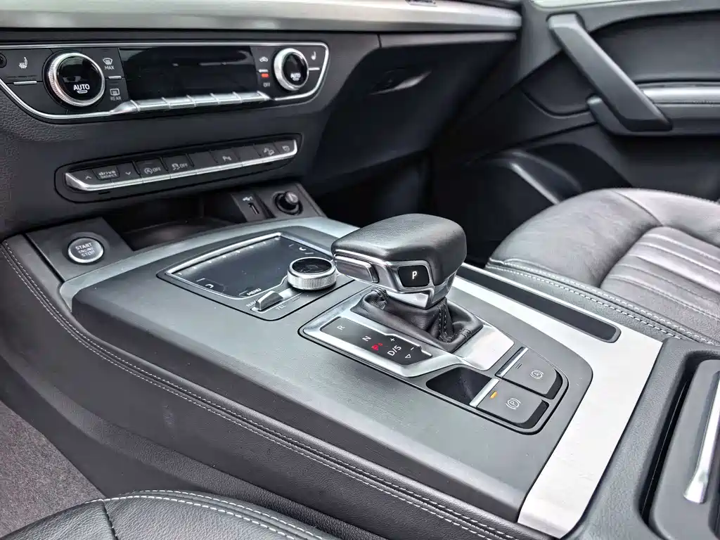 Audi Q5L 2020 40 TFSI Fashion