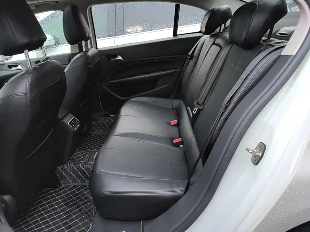 Peugeot 408 — миниатюра 17
