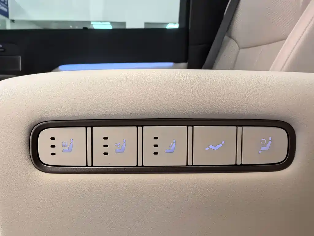 Li Auto Li MEGA — миниатюра 15