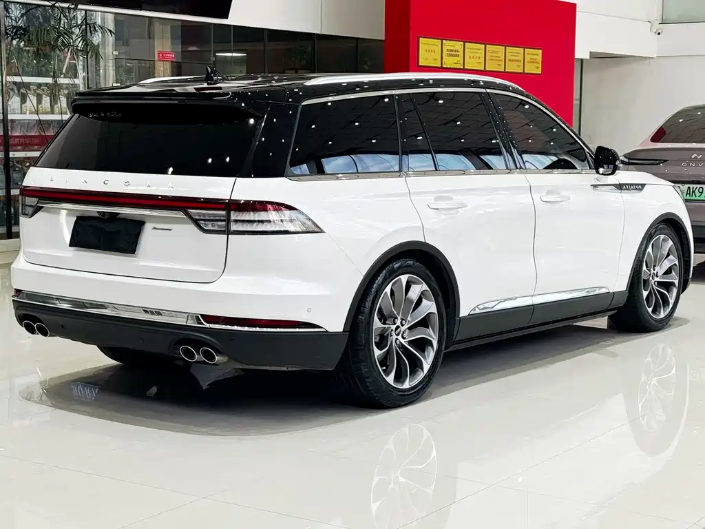 Lincoln Aviator — миниатюра 6