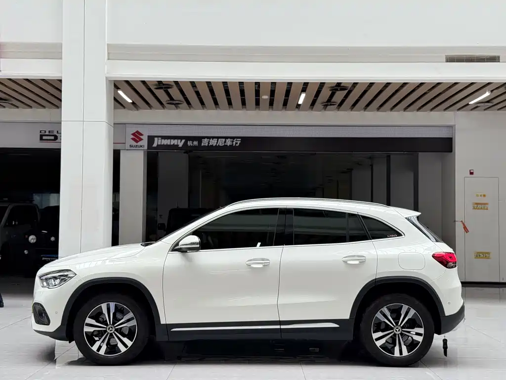 Mercedes-Benz GLA — миниатюра 8