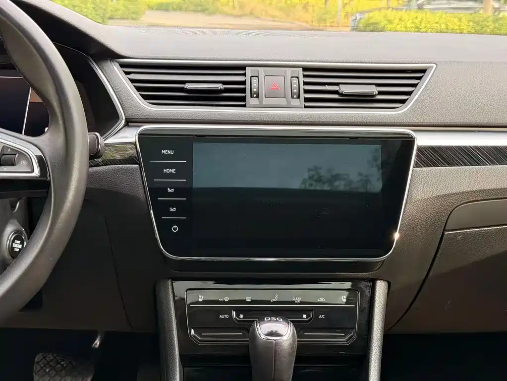 Skoda Superb — миниатюра 22