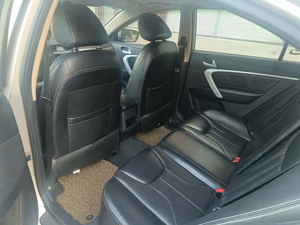 Geely Emgrand — миниатюра 9