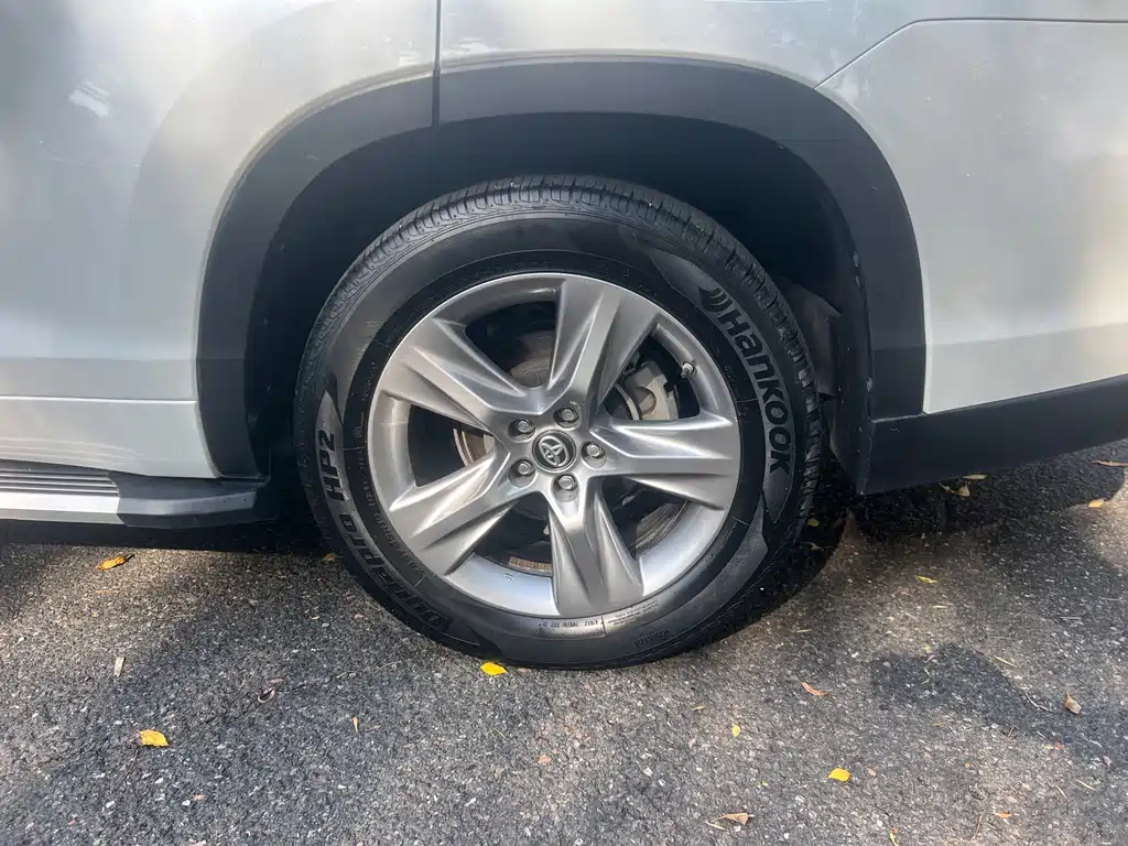 Toyota Highlander — миниатюра 18