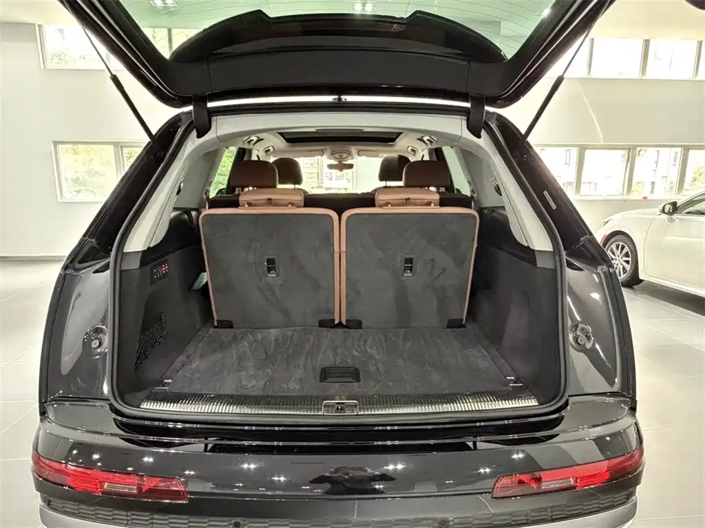 Audi Q7 — миниатюра 9