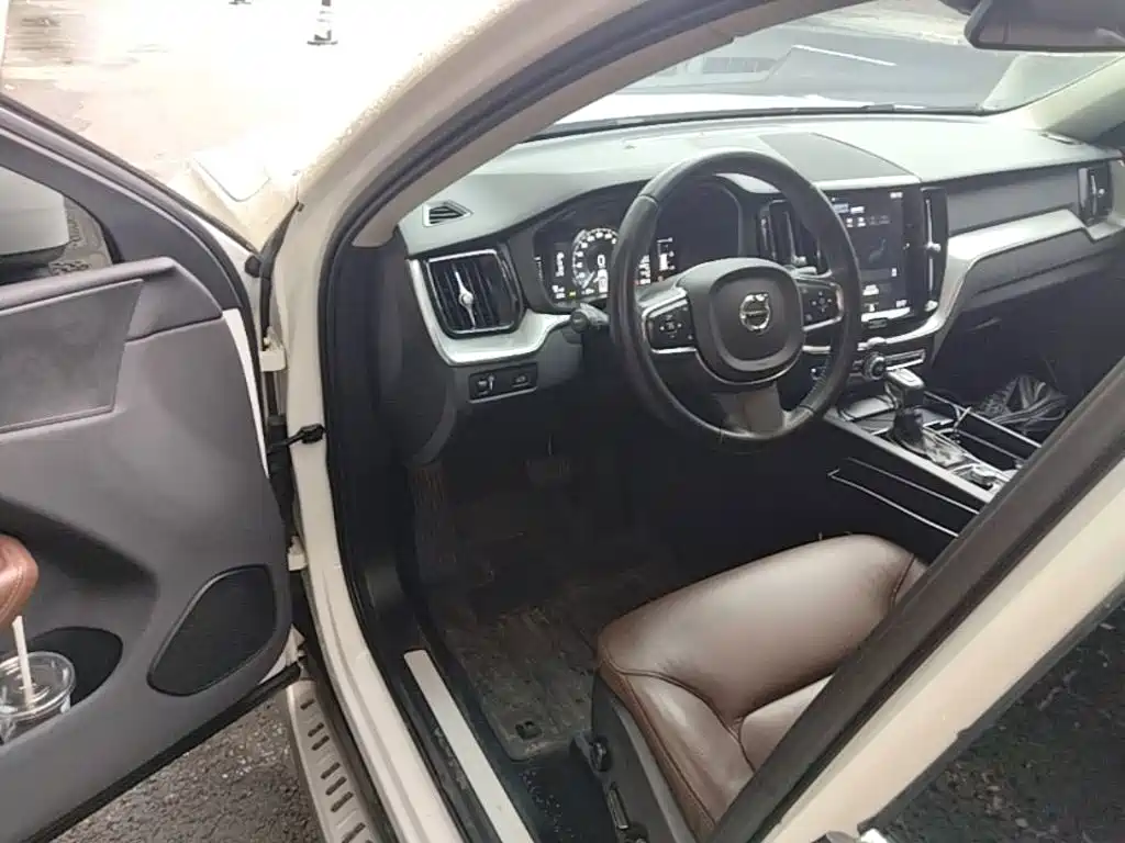 Volvo XC60 — миниатюра 16