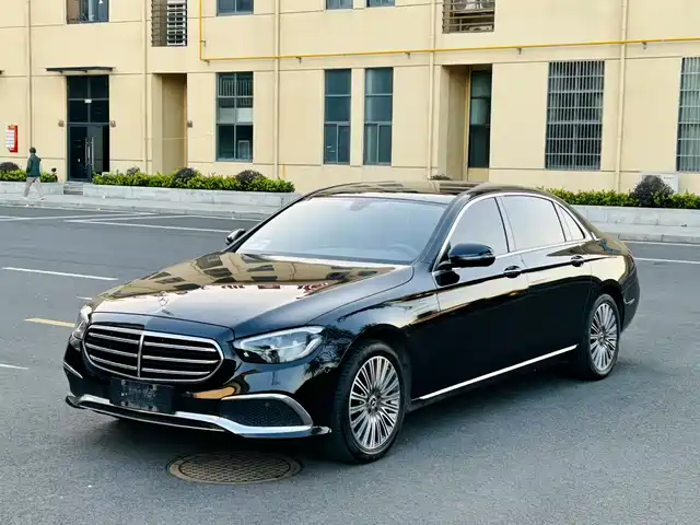 MERCEDES-BENZ E CLASS 2021