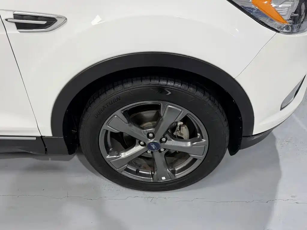 Ford Kuga — миниатюра 18