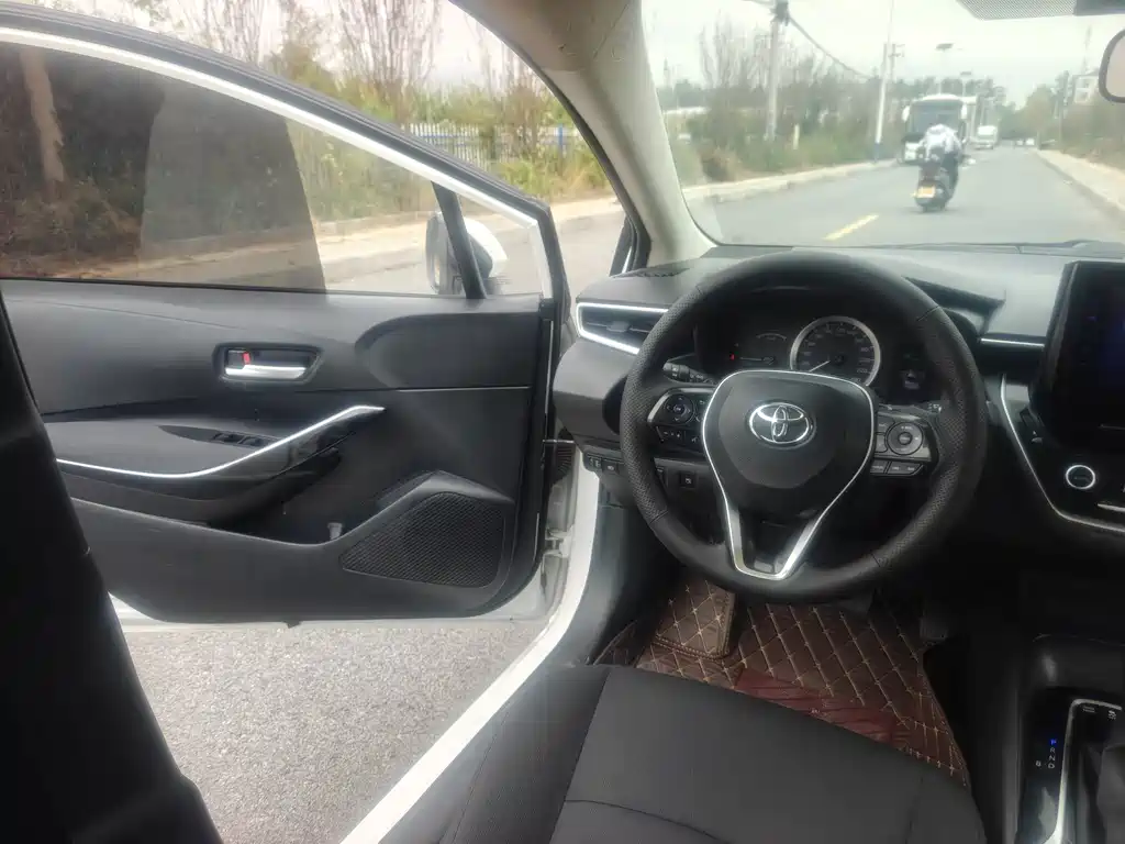 Toyota Corolla — миниатюра 13