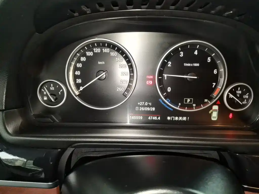 BMW 5 Series — миниатюра 12