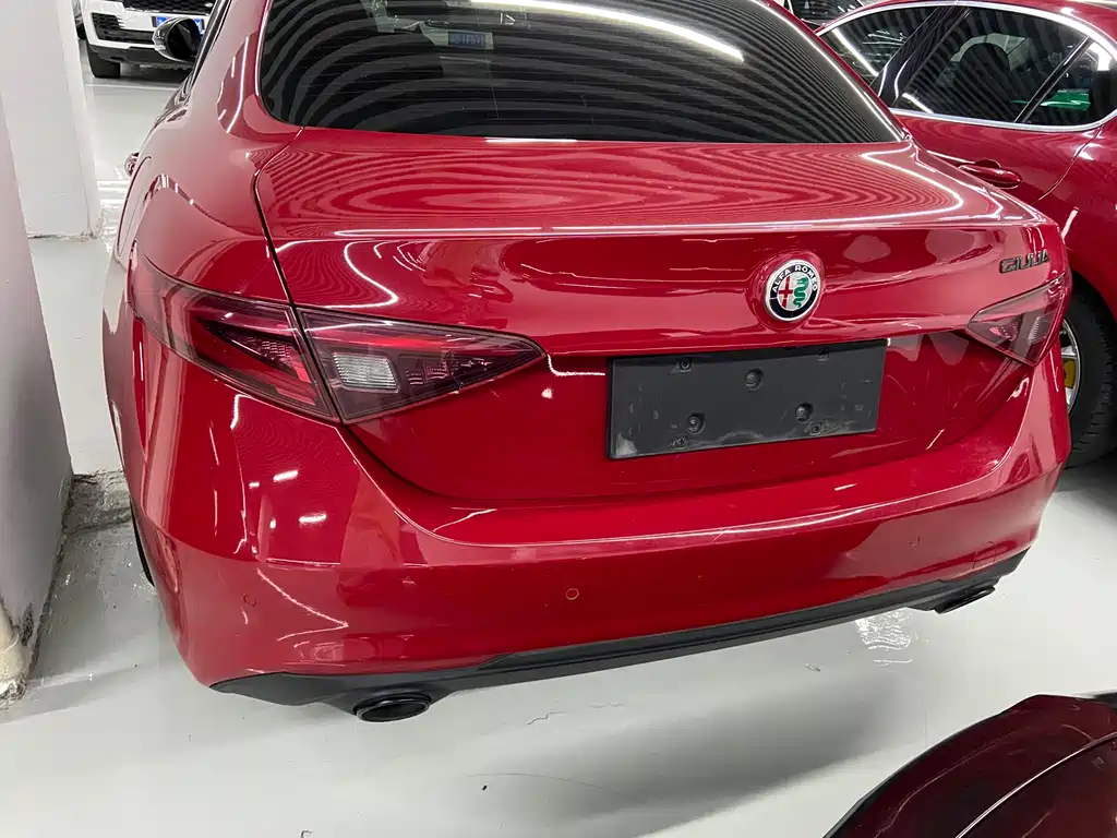 Alfa Romeo Giulia — миниатюра 12