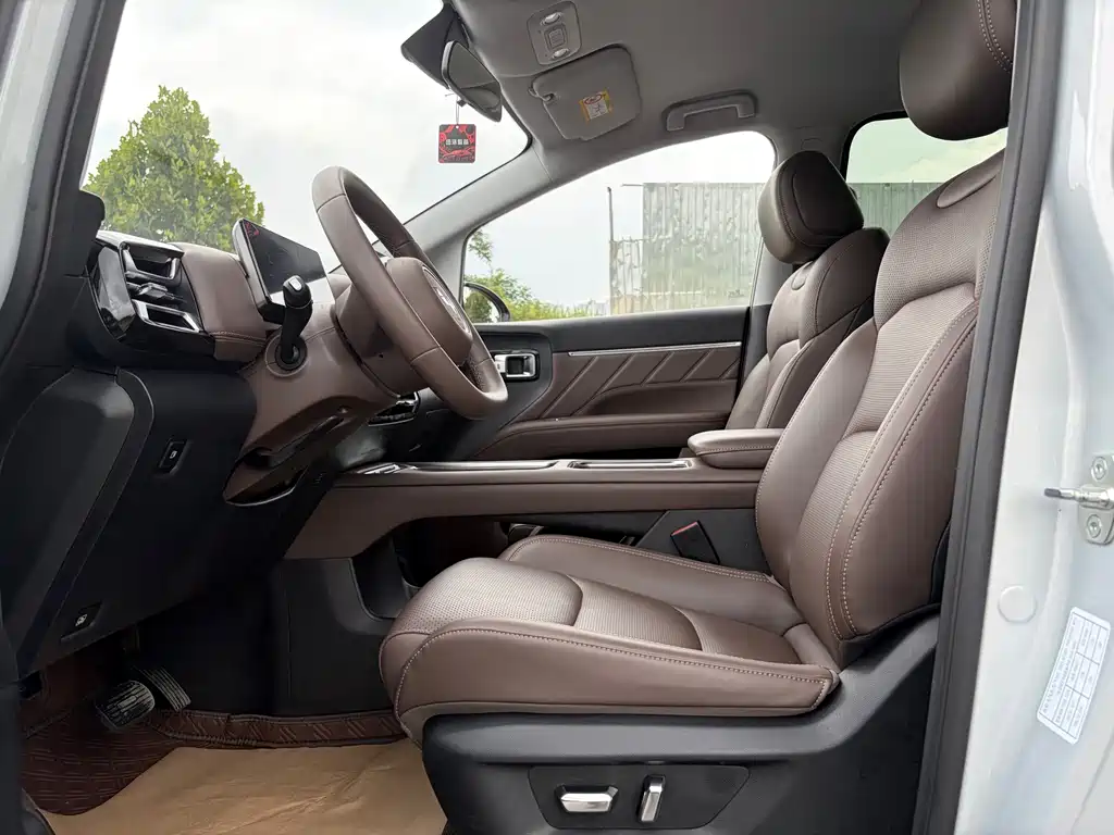 Wuling Звездный свет 730 Новая энергия — миниатюра 5