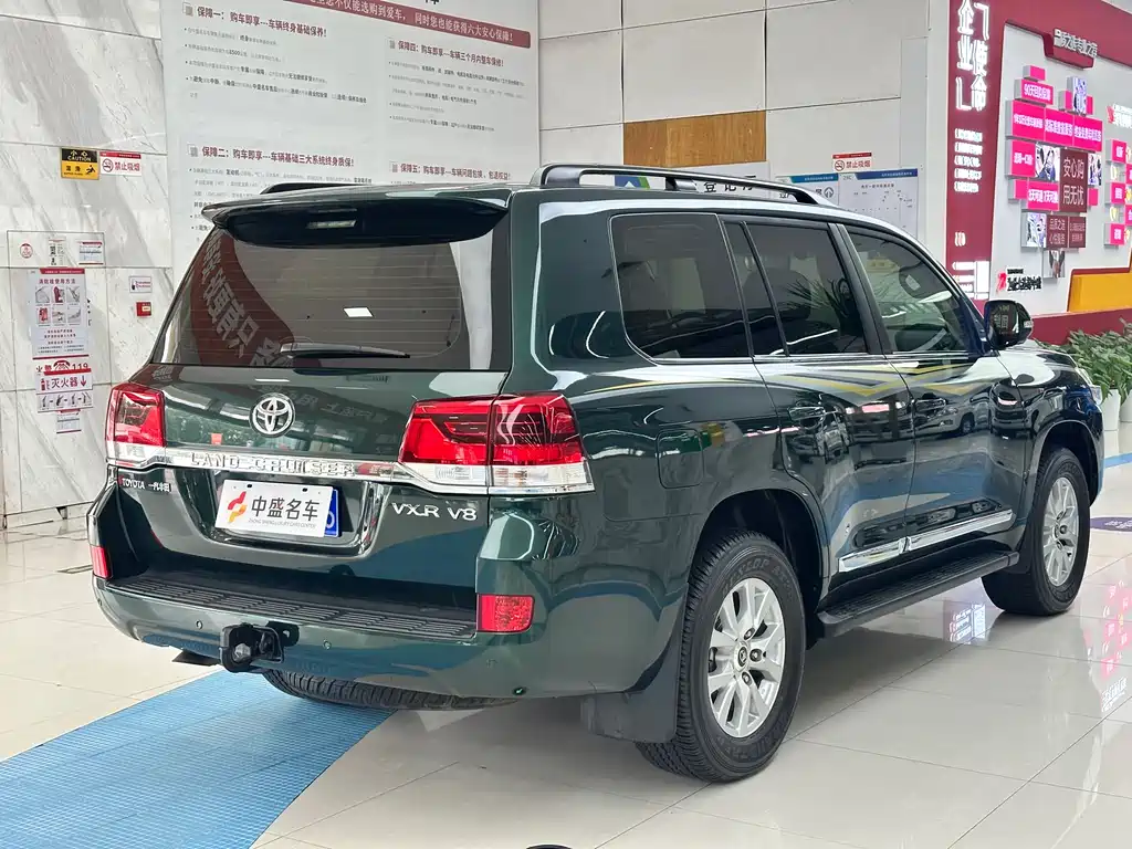 Toyota Land Cruiser 2016 4.6L AT VX-R