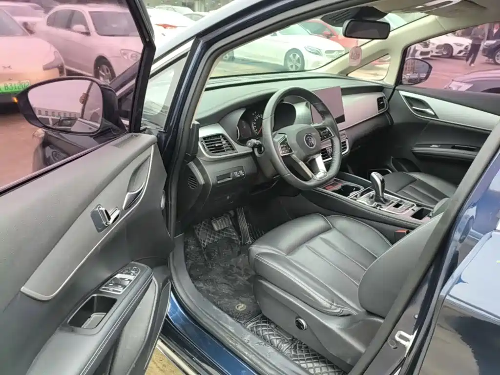 BYD MAX — миниатюра 16