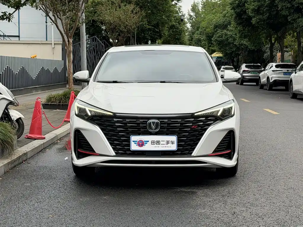 Changan Eado — миниатюра 2
