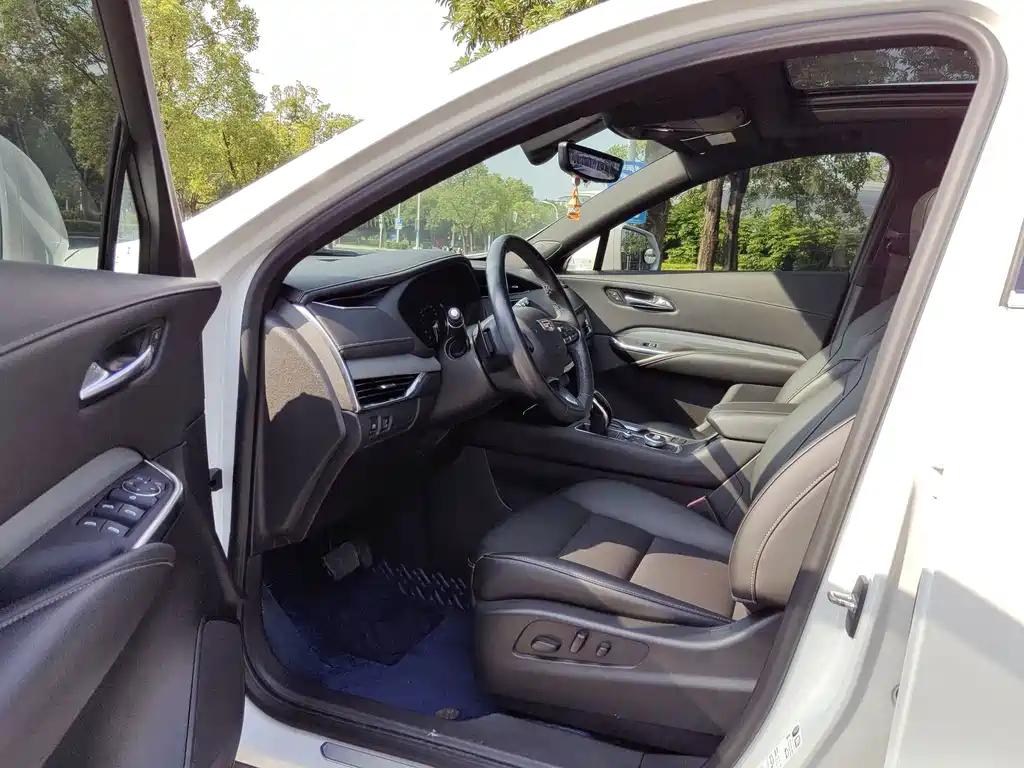 Cadillac XT4 — миниатюра 13