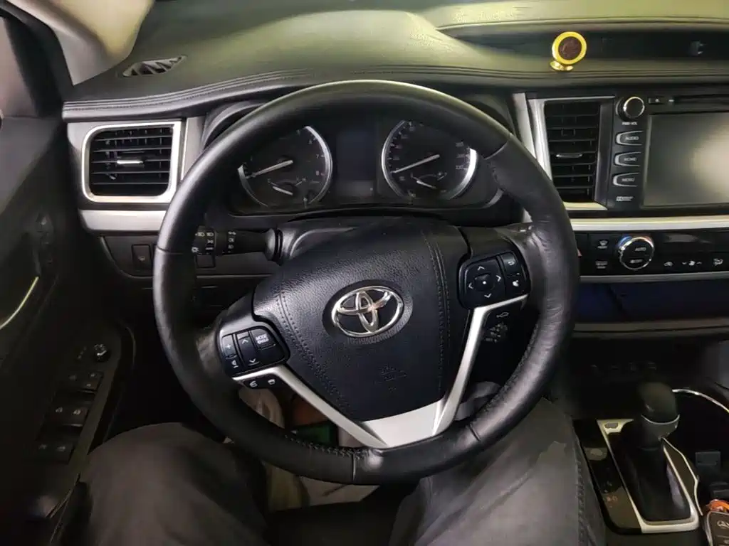 Toyota Highlander — миниатюра 11