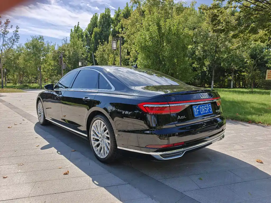 Audi A8 — миниатюра 8