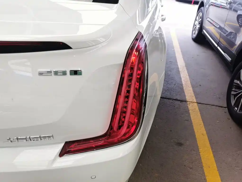 Cadillac XTS — миниатюра 8