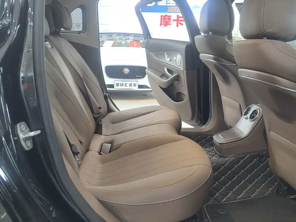 Mercedes-Benz E-Class — миниатюра 15