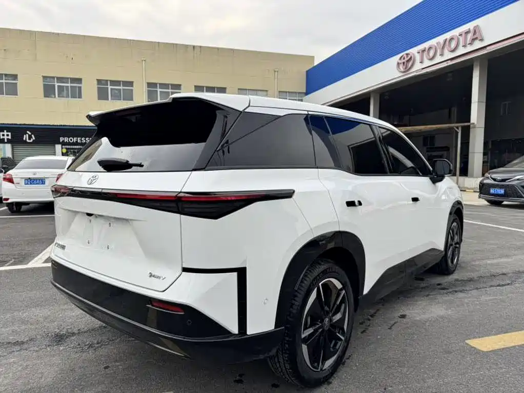 Toyota bZ3X — миниатюра 4