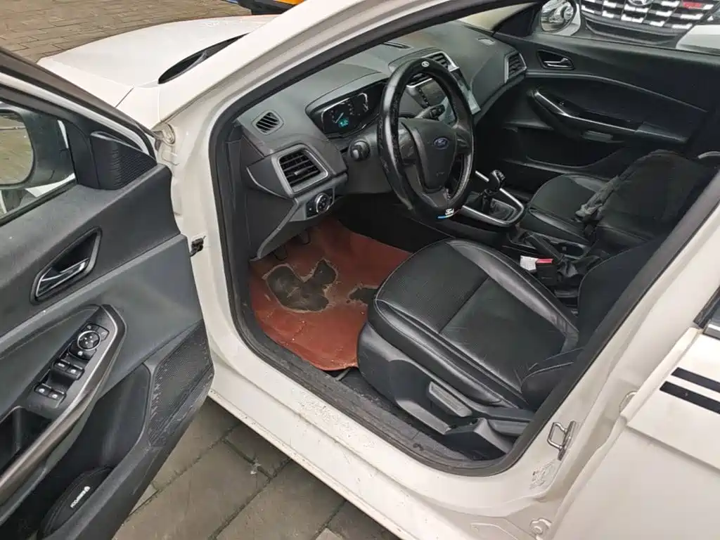 Ford Escort — миниатюра 16