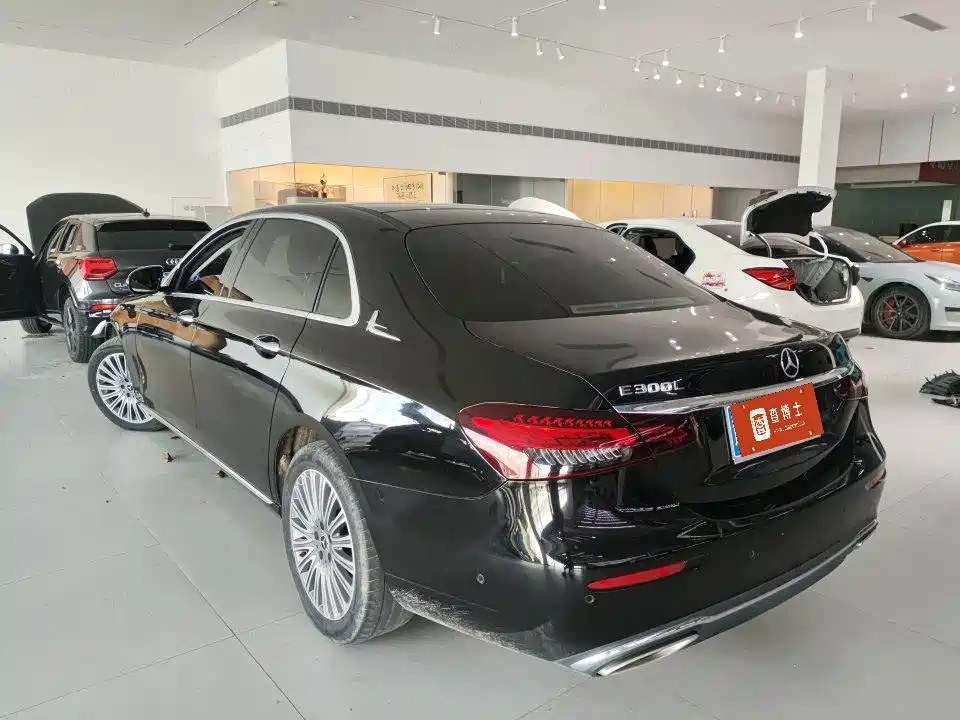 Mercedes-Benz E-Class — миниатюра 6