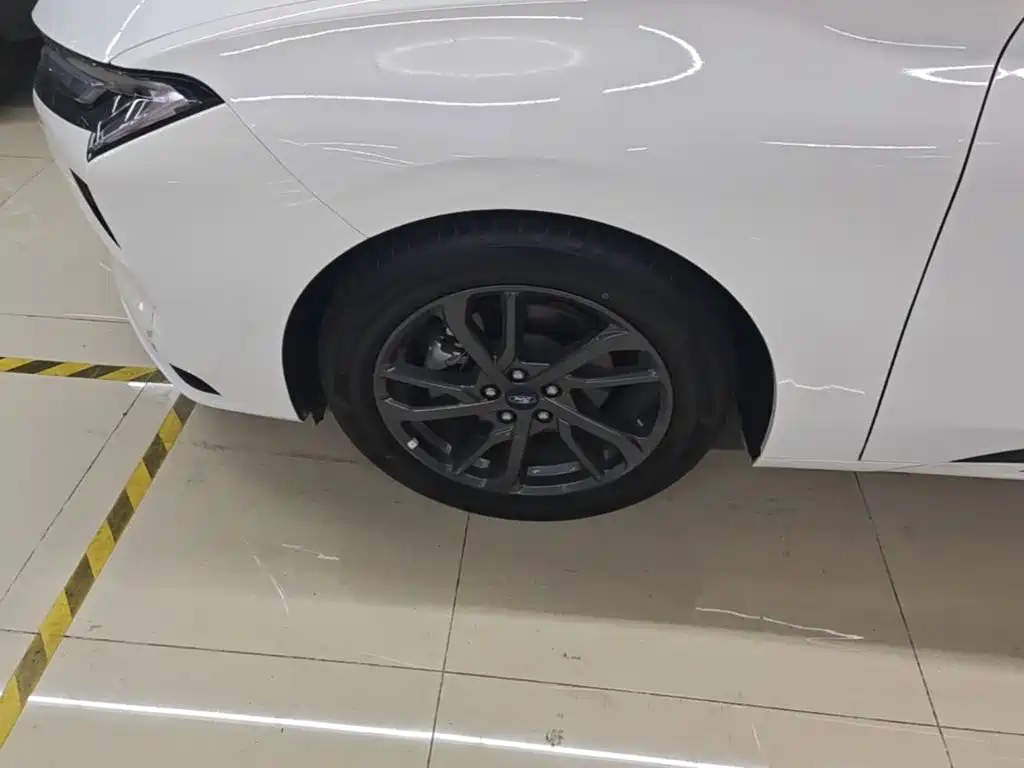 Ford Mondeo — миниатюра 23