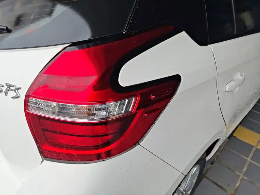 Toyota Vios FS — миниатюра 8