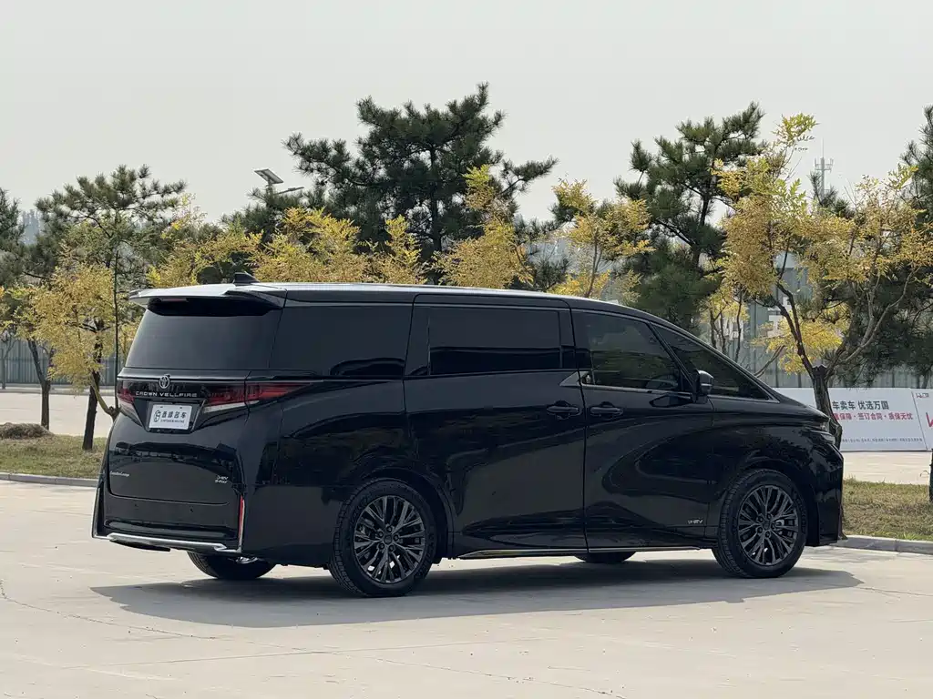 Toyota Vellfire — миниатюра 34