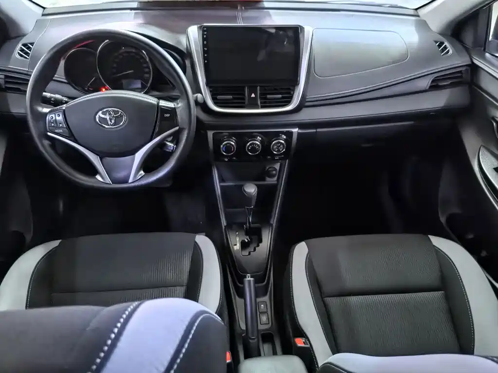 Toyota Yaris L — миниатюра 8