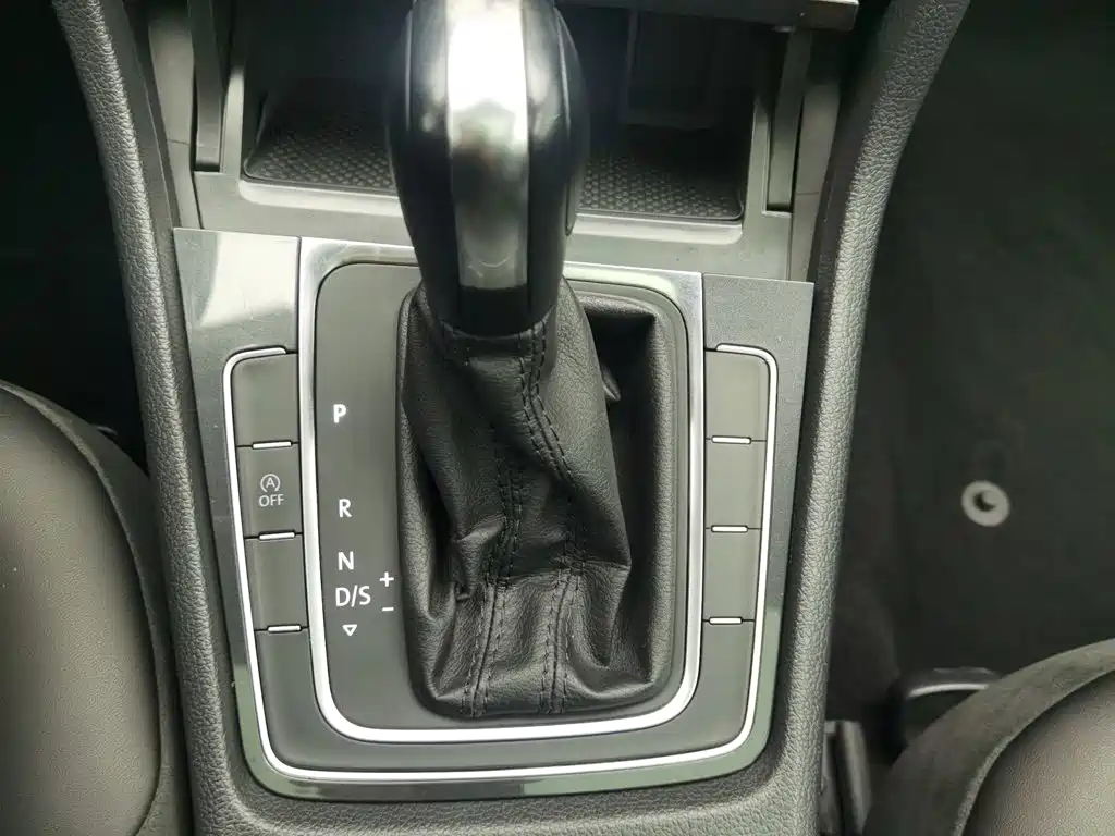 Volkswagen Golf — миниатюра 13