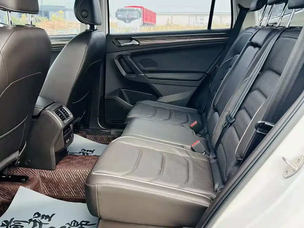 Volkswagen Tiguan L — миниатюра 8