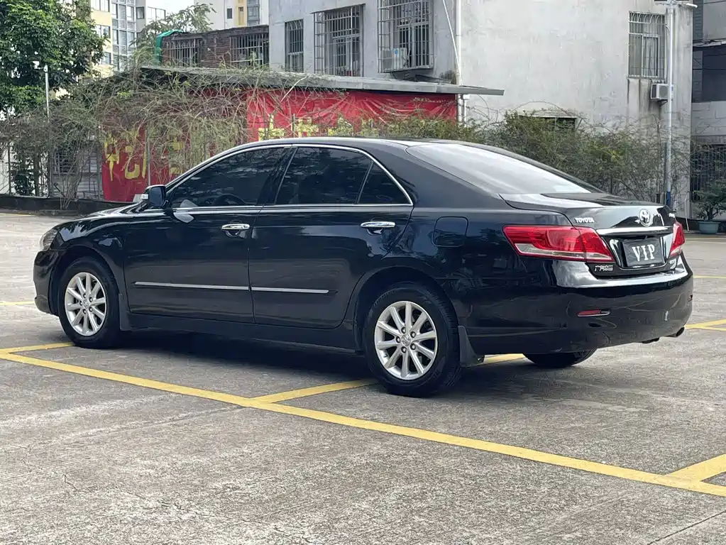 Toyota Camry — миниатюра 8