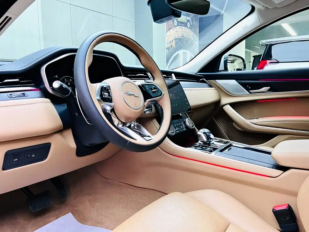 Jaguar XFL — миниатюра 8