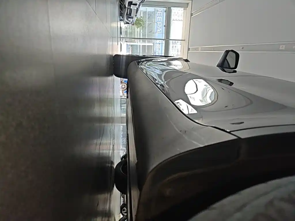 Tesla Model Y — миниатюра 22