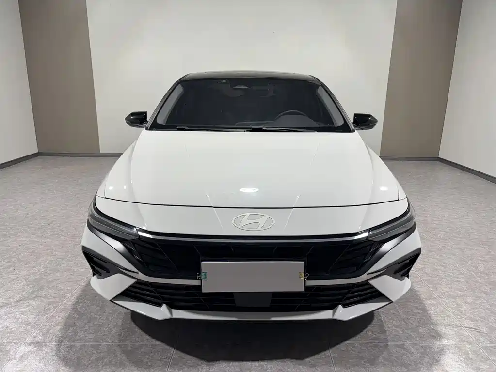 Hyundai Elantra — миниатюра 3