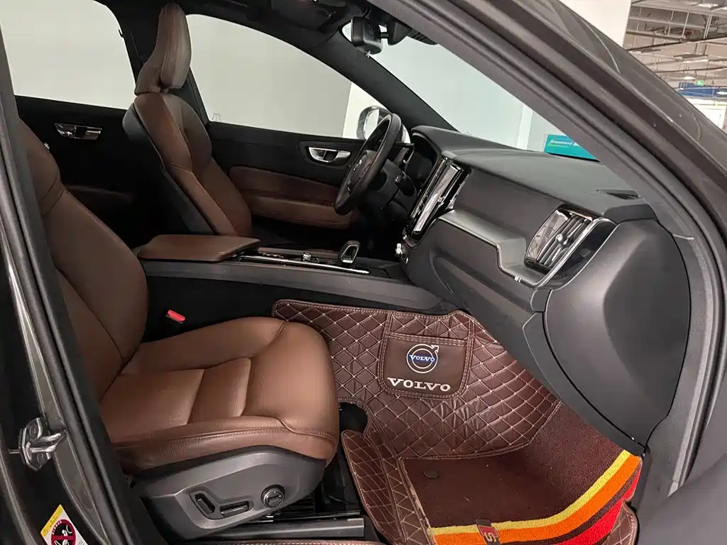 Volvo XC60 — миниатюра 11