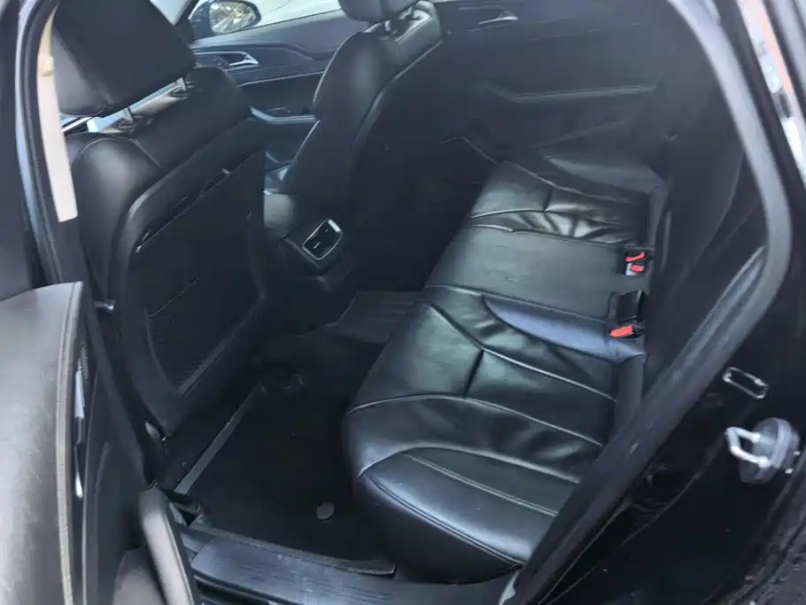 Hongqi Hongqi H5 — миниатюра 11