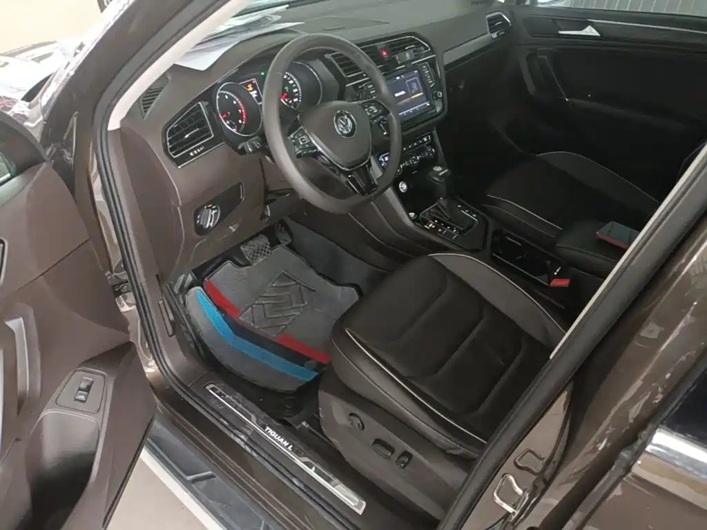 Volkswagen Tiguan L — миниатюра 16